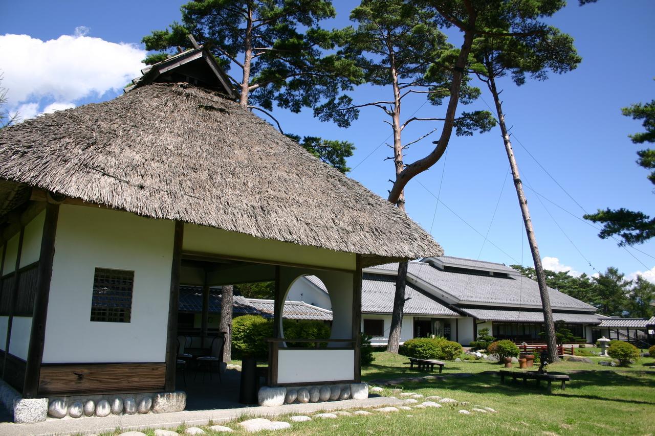 ホテル Suwakonomori Shikitei 諏訪市 エクステリア 写真